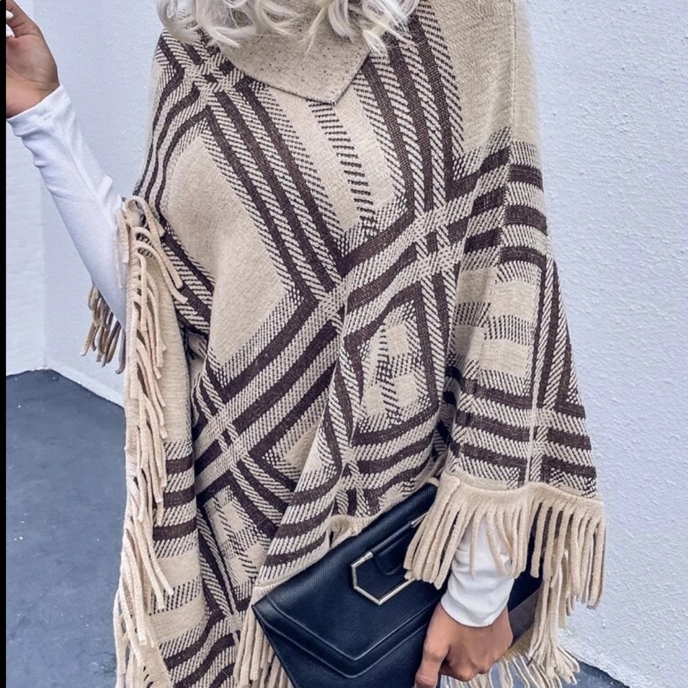Boho fringe poncho - Picture 5 of 6